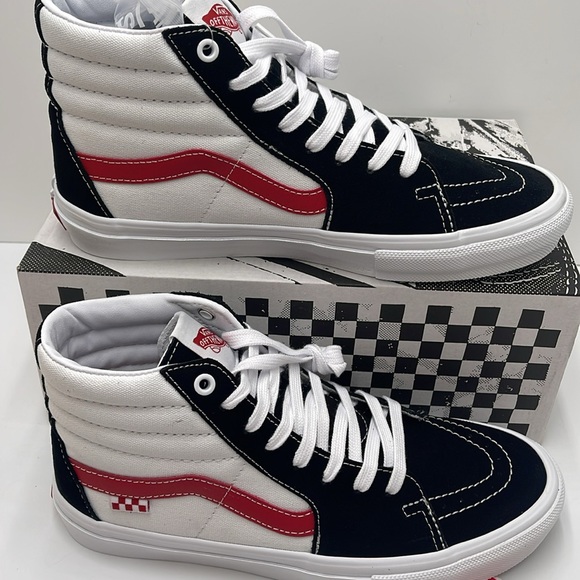 Vans WMNS Skate Sk8-Hi
Athletic Black/Red
VN0A5FCC458 Sneakers - Picture 2 of 16